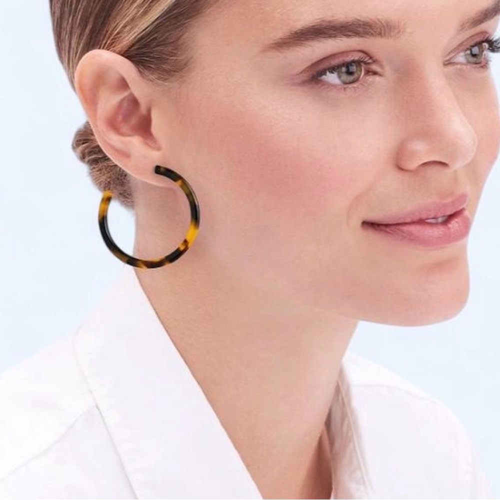 J. Crew Tortoise Hoop Earrings in Brown and Amber - Picture 5 of 6